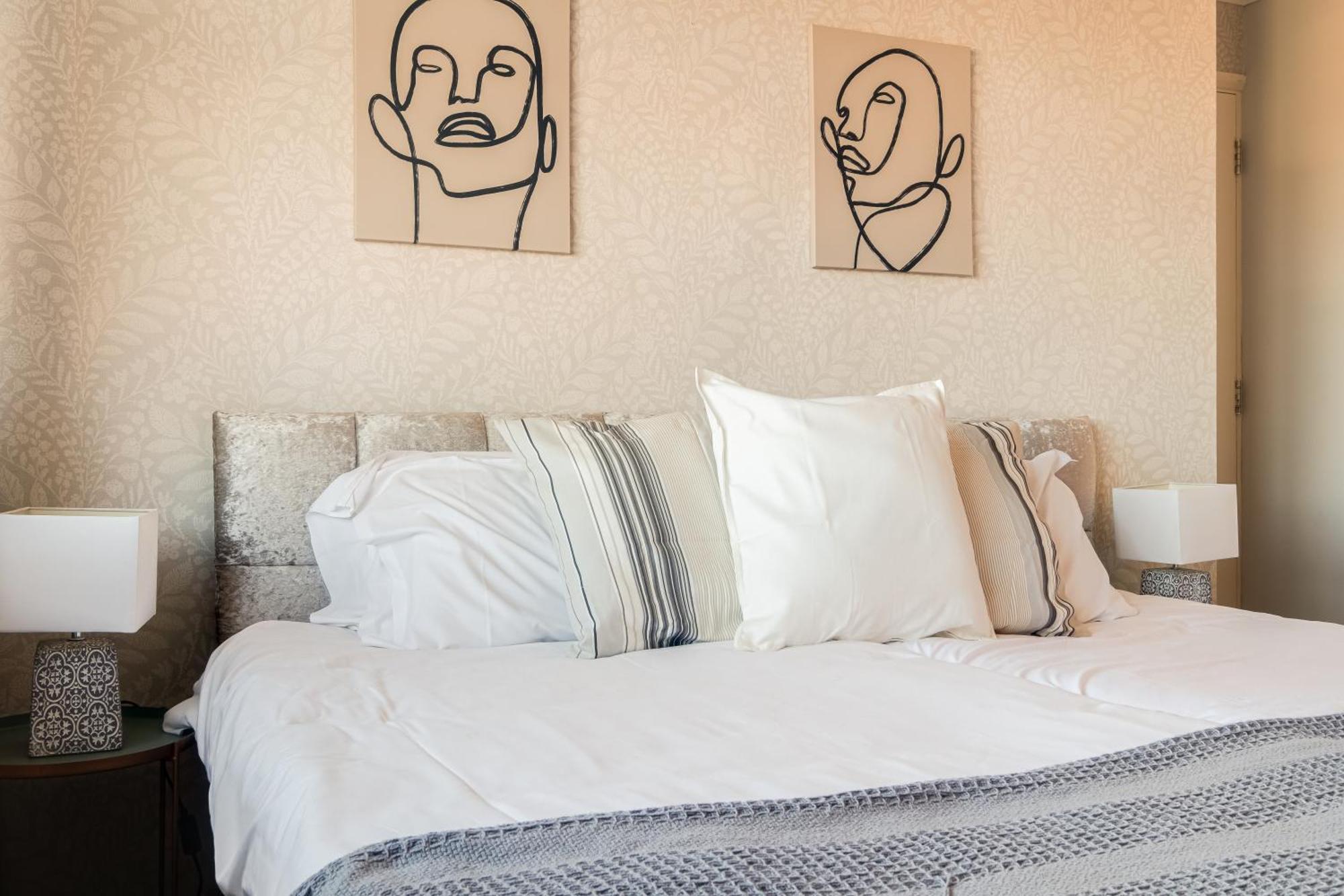 Comfy And Freshly Redecorated Home By Our Home Short Stays Close To Town Centre With Free Parking Bedford Extérieur photo