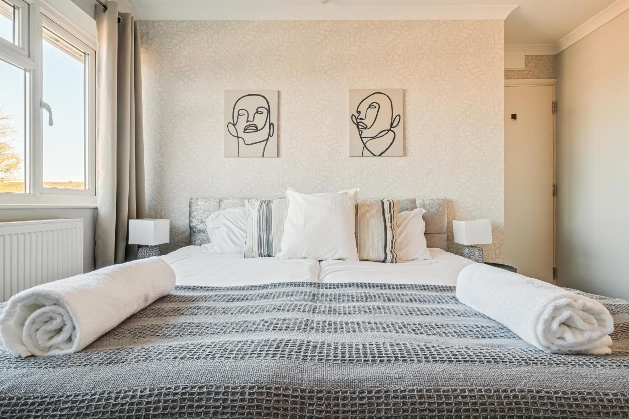 Comfy And Freshly Redecorated Home By Our Home Short Stays Close To Town Centre With Free Parking Bedford Extérieur photo
