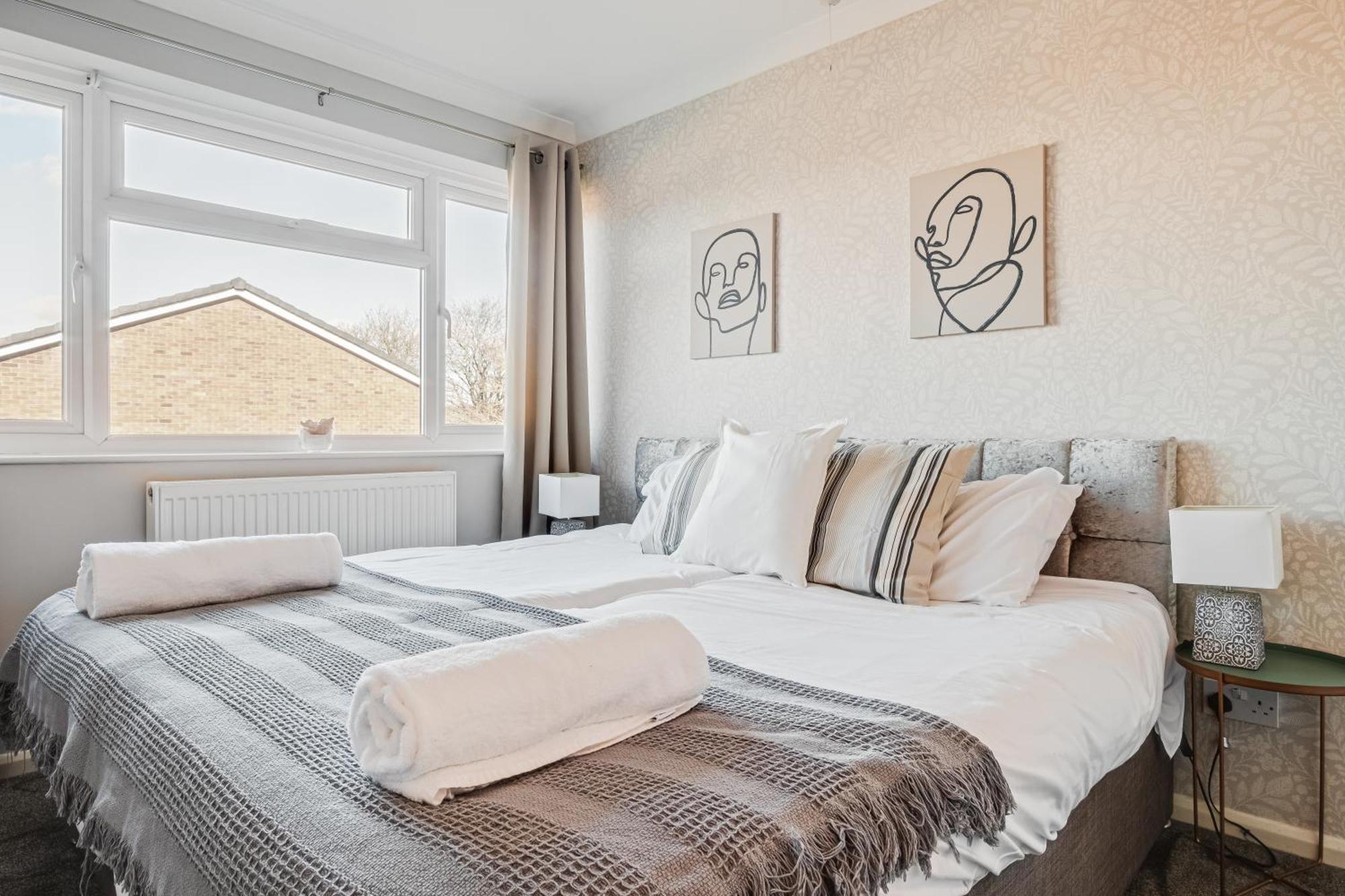 Comfy And Freshly Redecorated Home By Our Home Short Stays Close To Town Centre With Free Parking Bedford Extérieur photo